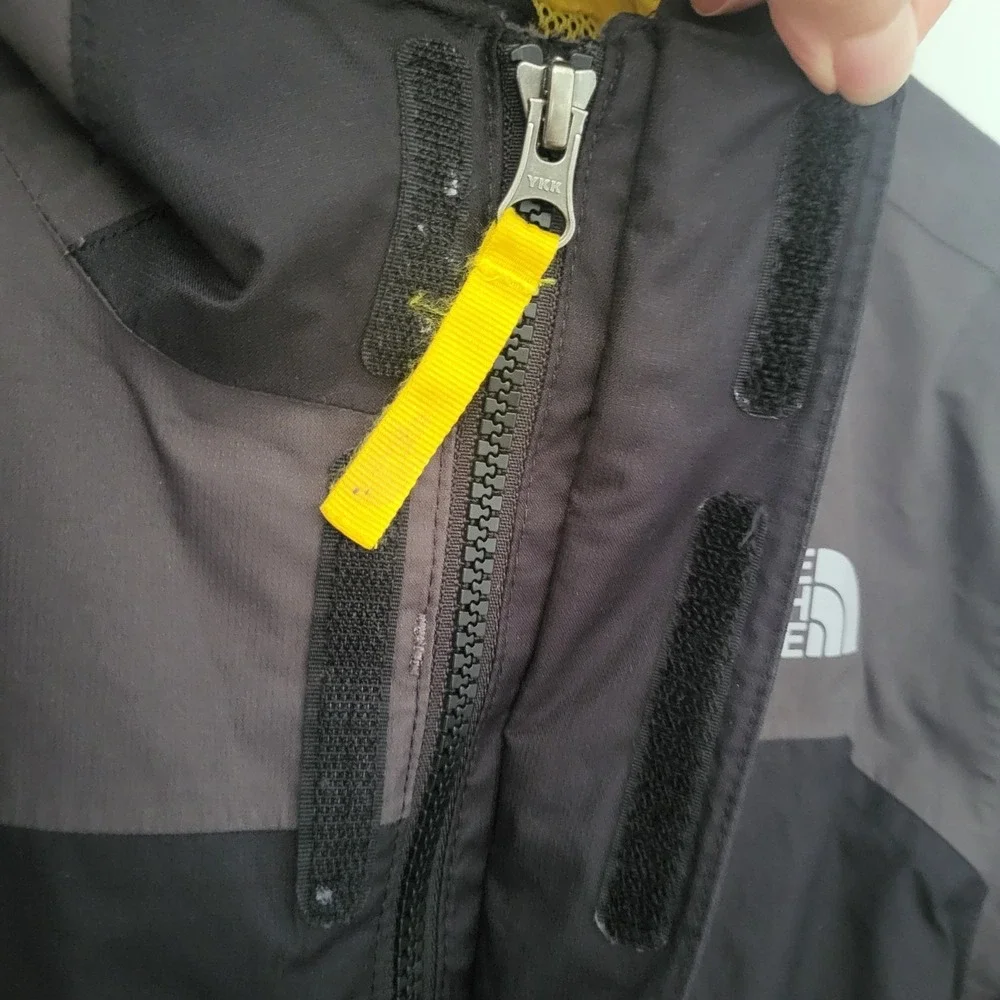 The North Face Boys XS 6 DryVent rain jacket grey, black yellow Full Zip Hooded